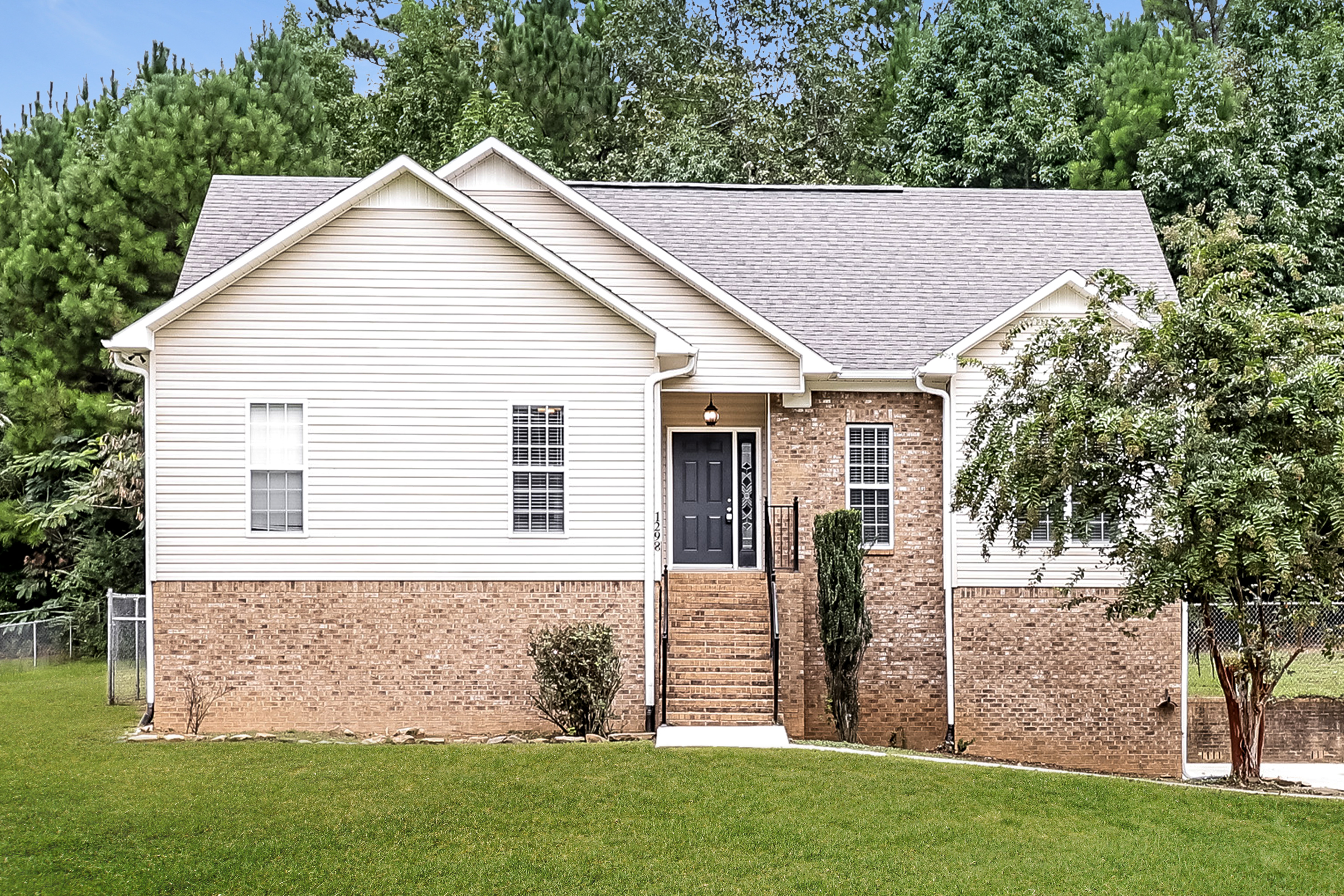 1298 Railroad Dr HAYDEN, AL 35079